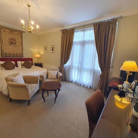 Ditton Lodge Kingston upon Thames  Εξωτερικό φωτογραφία