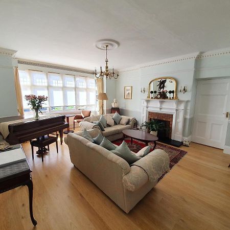Ditton Lodge Kingston upon Thames  Εξωτερικό φωτογραφία