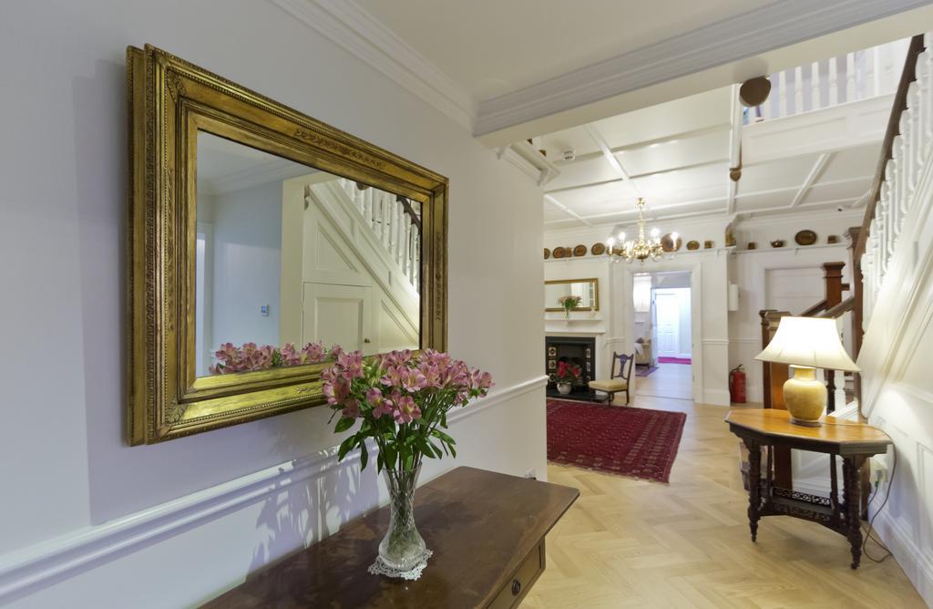 Ditton Lodge Kingston upon Thames  Εξωτερικό φωτογραφία