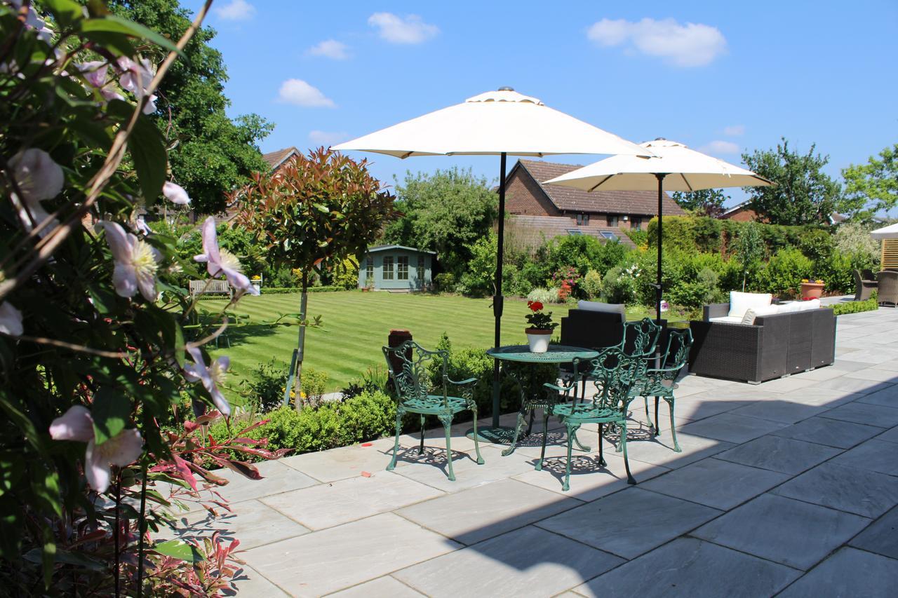 Ditton Lodge Kingston upon Thames  Εξωτερικό φωτογραφία